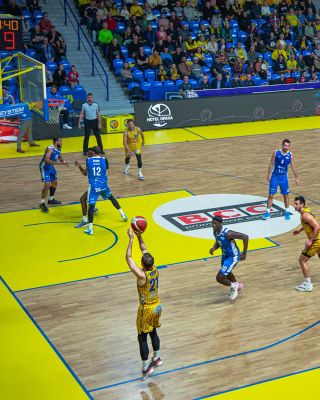 Podívejte se na momentky ze včerejšího vítězného mikulášského utkání💪🔥 #hejaopava #bkopava